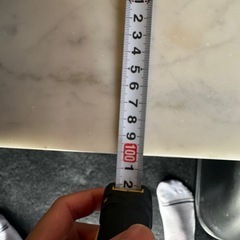 大理石風テーブルの画像