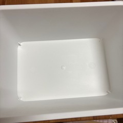 蓋付き収納ボックスの画像