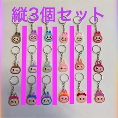 キャラクターアクリルキーホルダー3個セットの画像