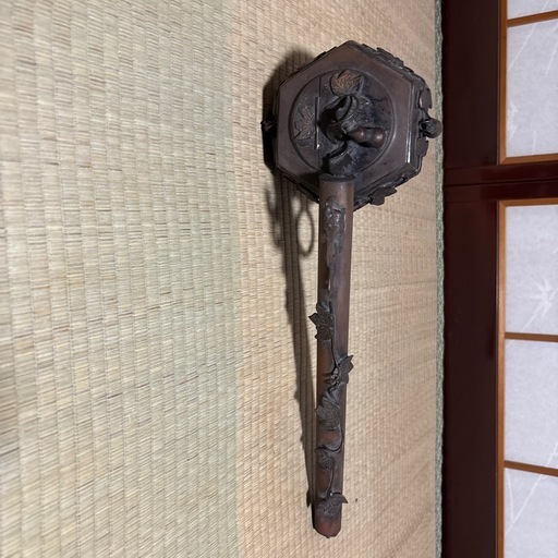 伝統的な日本の金属製装飾品