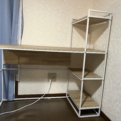 パソコンデスク 本棚付き  LOWYAの画像