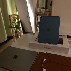 Macbook Pro M1 (1T) and IPAD 10gen (64gb
)の画像