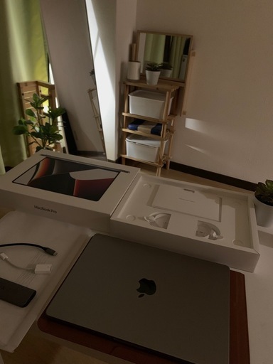 Macbook Pro M1 (1T) and IPAD 10gen (64gb
)
