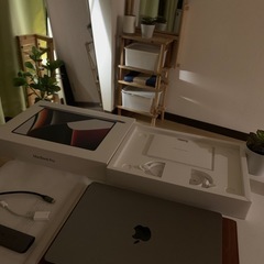 Macbook Pro M1 (1T) and IPAD 10gen (64gb
)の画像