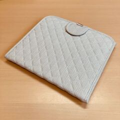 メナード カルバンコレクション 三つ折り収納ポーチ付きミラーの画像