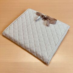 メナード カルバンコレクション 三つ折り収納ポーチ付きミラーの画像