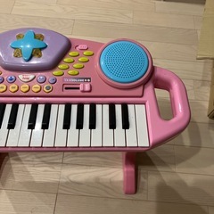 おもちゃ　ピアノの画像