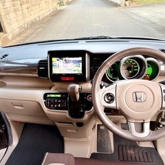 HONDA N-BOX➕ ターボ  🔘 型式：JF1  🔘 年式：2012年  🔘 走行距離：139000km  🔘 車検：2年  🔘 ナビゲーション  🔘 テレビ  🔘 ETC  🔘 エアコン  🔘 両スライドドア  🔘 ターボ ✅  🔘 エンジン状態良好 ✅  🔘 100V電源アダプター  🔘 アイドリングストップ  🔘 電動ミラー  🔘 電動シャッター  🔘 アルミホイール  🔘 エアバッグ✅の画像