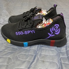 🉐お値下げ！‼️⑤23.5cmの黒色にパープルデザインのスニーカー❣️の画像