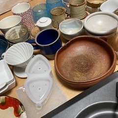食器　カセットコンロ　ルピシアポット　マグカップなどの画像