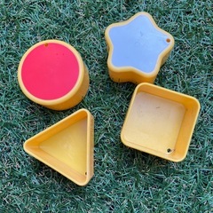 ハンドル付きおもちゃ汽車・車の画像