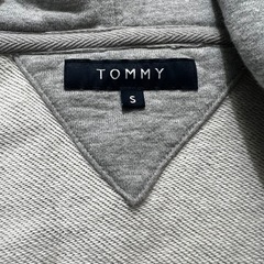 TOMYパーカーの画像