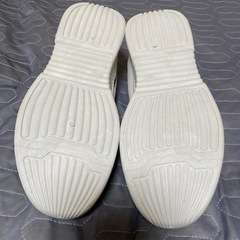🉐⑦24.5cmのホワイト軽量スニーカー❣️の画像