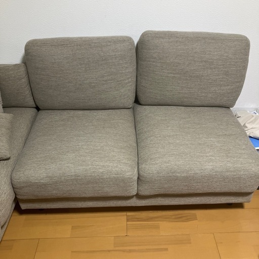 ニトリ　ソファ　クッション2個付き