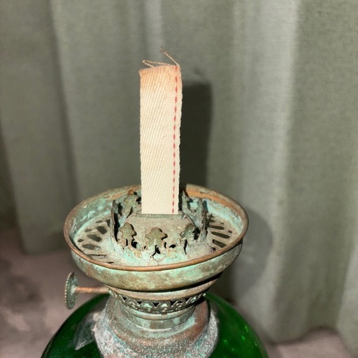 ️【緑ガラスのオイルランプ】️