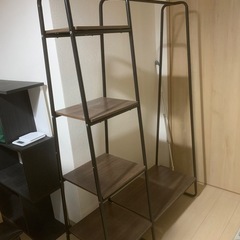 20日引き取り希望！コート掛け付きラックの画像