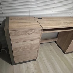 ニトリ　デスク+チェストセットの画像