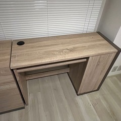 ニトリ　デスク+チェストセットの画像