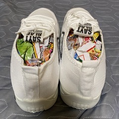 🉐(18)26.5cmのホワイト軽量スニーカー❣️の画像
