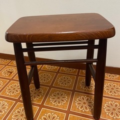 サイドテーブル　イス　の画像