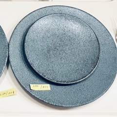 大皿中心の食器の画像