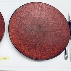 大皿中心の食器の画像