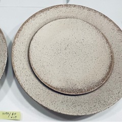大皿中心の食器の画像