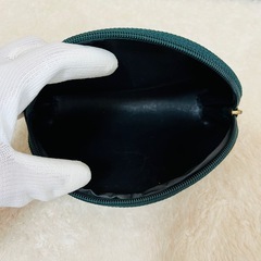 タータンチェック柄ポーチ ゴールド縁取り 上品デザインの画像