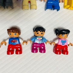 LEGO レゴ　デゥプロ　人間10体の画像