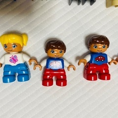 LEGO レゴ　デゥプロ　人間10体の画像