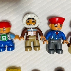 LEGO レゴ　デゥプロ　人間10体の画像