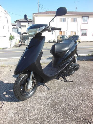 YAMAHA JOGZRエボリューション　ブラック セル始動　メーターオーバーし速く好調 　プラグ　新品交換 キャブ洗浄駆動系統も開けて対応洗浄他等かなりお金かけ多数交換 納車整備点検済み 登録後すぐ乗り出せます。直接引き渡し　配送手配も可　SA10J　５AU　４JP　原付