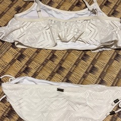 【取引者決定】ROXY Mサイズ 白  水着の画像