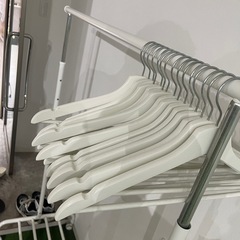 ハンガーラックの画像