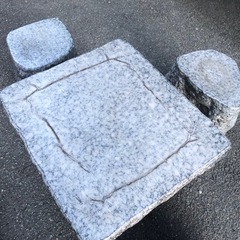 陶器製　まるで見た目は天然石❗️なガーデンテーブルセット テーブルサイズ45cm×50cm×高さ45cmの画像