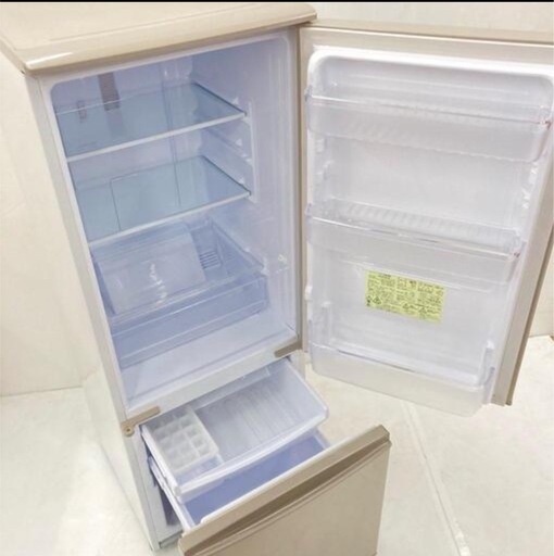 ?SHARP?✨単身用少し大きめ冷蔵庫✨❄️167L❄️?美品?綺麗に清掃済みですぐご使用可能❣️