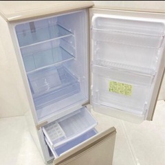 🎀SHARP🎀✨単身用少し大きめ冷蔵庫✨❄️167L❄️💖美品💖綺麗に清掃済みですぐご使用可能❣️の画像