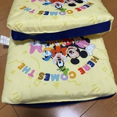 ディズニー　キッズ　座布団　2枚セットの画像