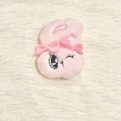 新品未使用 エスターバニー マスコットバッジ の画像