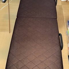 折りたたみベッドの画像