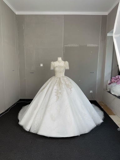 韓国　ウエディングドレス