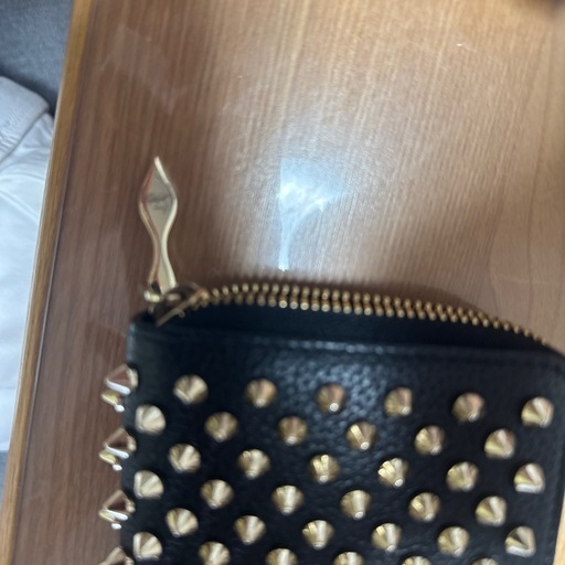 ルブタン長財布