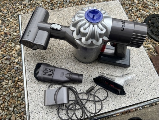 ダイソン‼️コードレスクリーナー‼️ハンディー掃除機‼️ DCシリーズ
