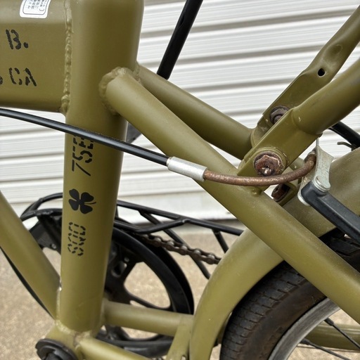 AVIREX アビレックス　アーミーグリーン　ARMY 折り畳み自転車　自転車　カーキ色　オシャレ