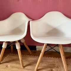 最終値下げ中‼️ キッズ用 シェルチェア2脚セットの画像