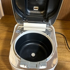 HITACHI 炊飯器（難あり）の画像
