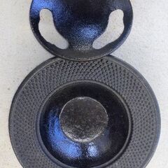 🍓 黒色鋳鉄製 円形 工芸品の画像
