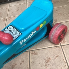 people ピープル　公園レーサー　キッズミニバイク　三輪車　乗り物　足けりの画像