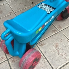 people ピープル　公園レーサー　キッズミニバイク　三輪車　乗り物　足けりの画像