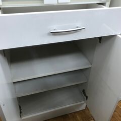 リサイクルショップどりーむ鹿大前店　No.1922　食器棚　白色でオシャレです♪の画像